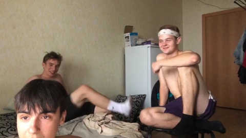 stralght_twinks  31-08-2022